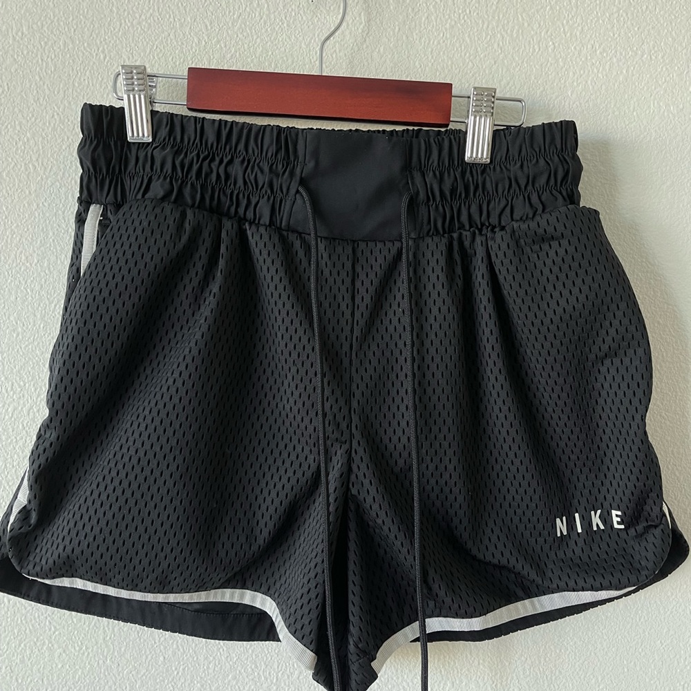 NIKE | Black Shorts